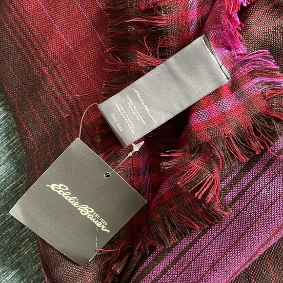 NWT Eddie Bauer Two Tone Plaid Fringe Layering scarf - Picture 5 of 11